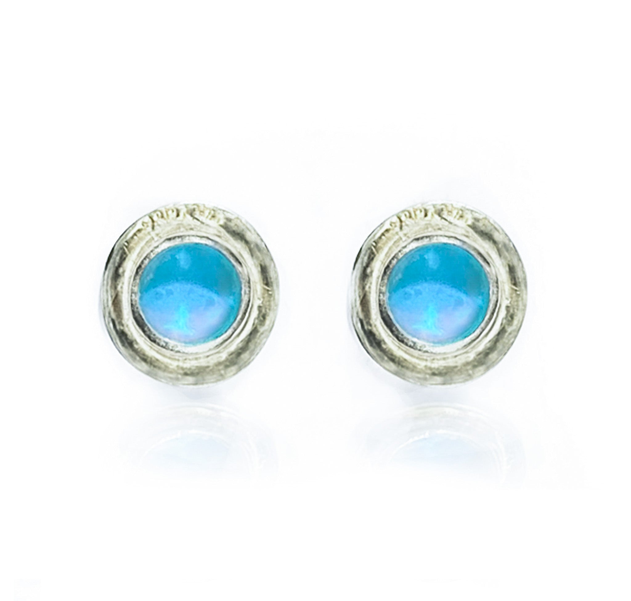 Chromatic Studs